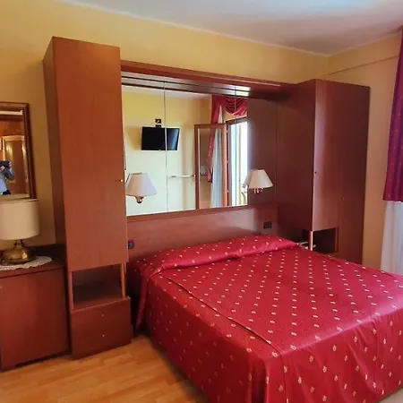 Hotel Diana